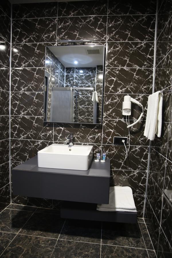 באטומי Euphoria Apartments מראה חיצוני תמונה